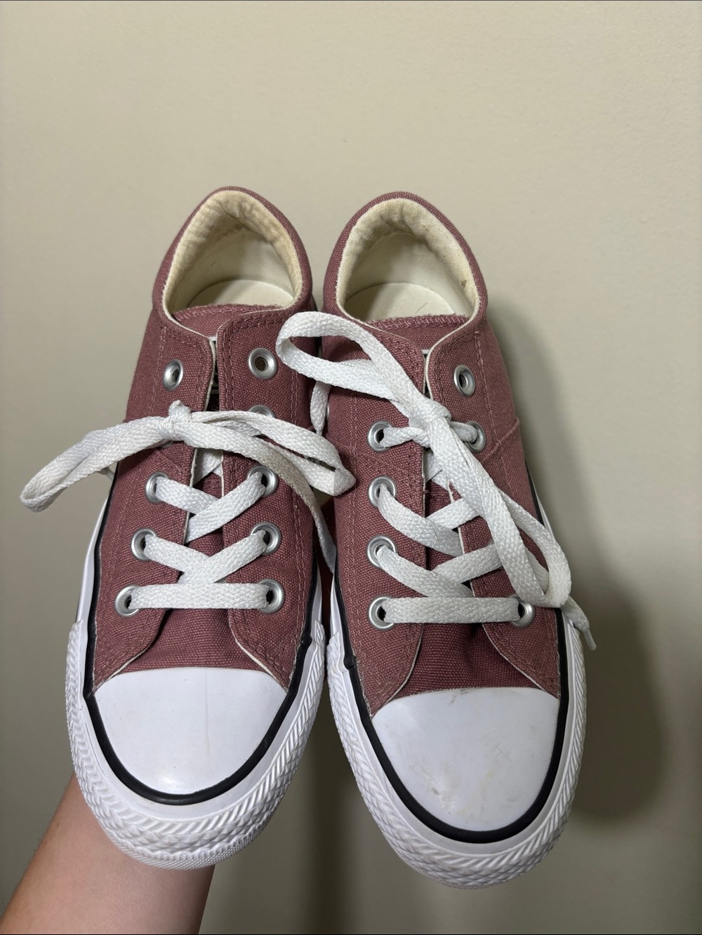Converse Kids Low-Top Sneakers in Mauve